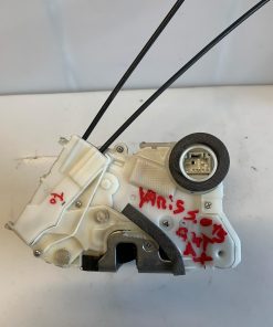Alternative view of Serratura Anteriore Destra TOYOTA Yaris Serie (14>16)